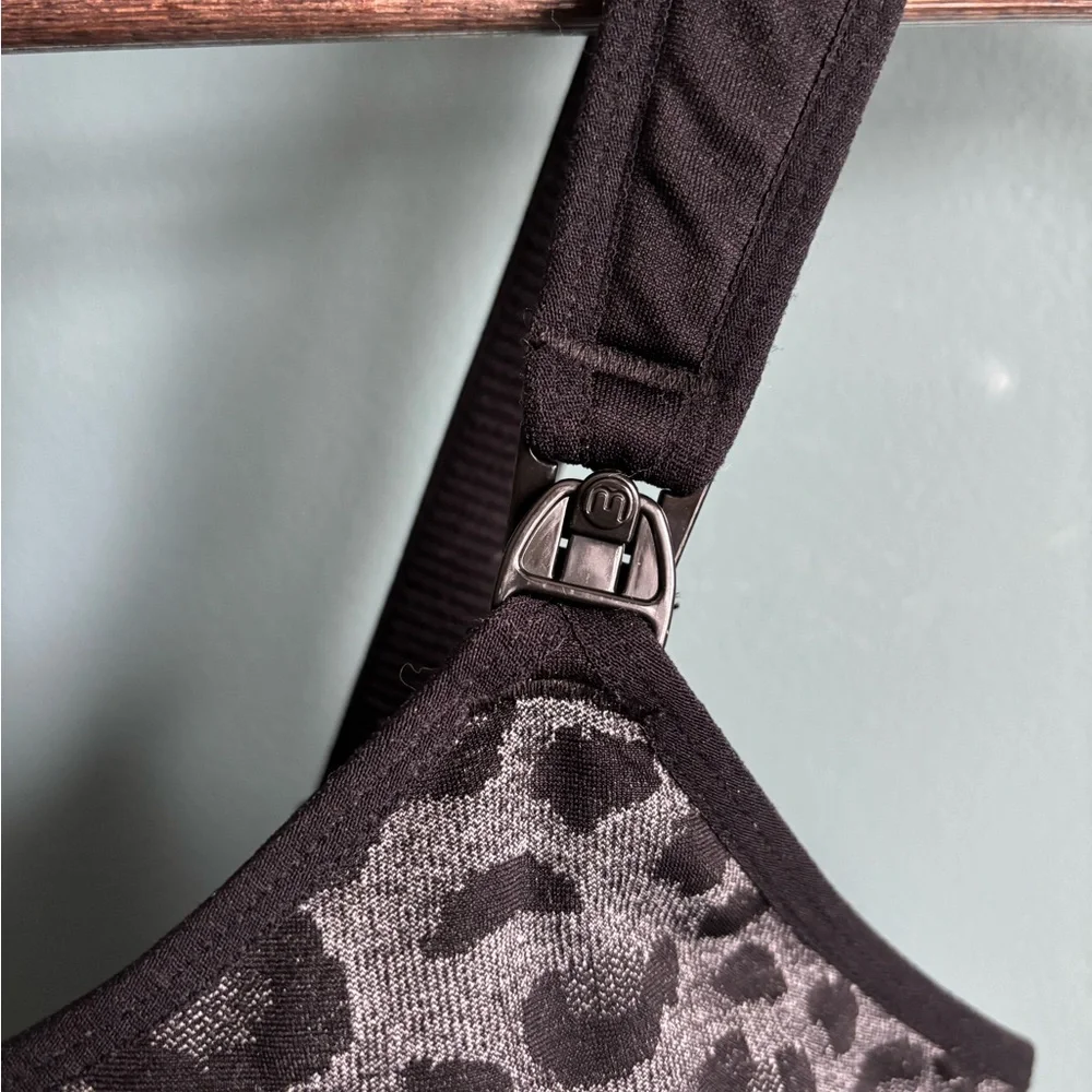 MomCozy Pumping Bra - Picture 2 of 12